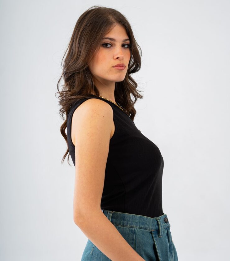 One shoulder top